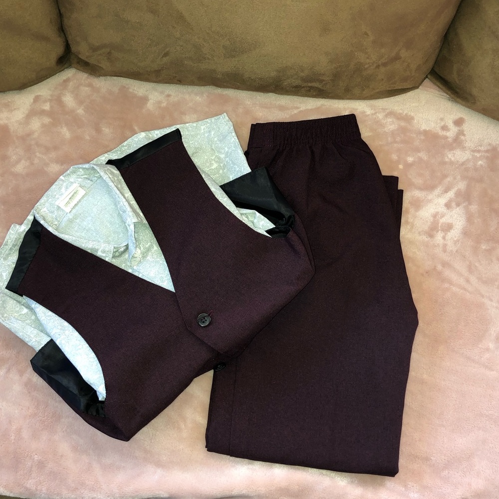 VAN HEUSEN: Size BOYS 7 3Piece Dress Suit Set